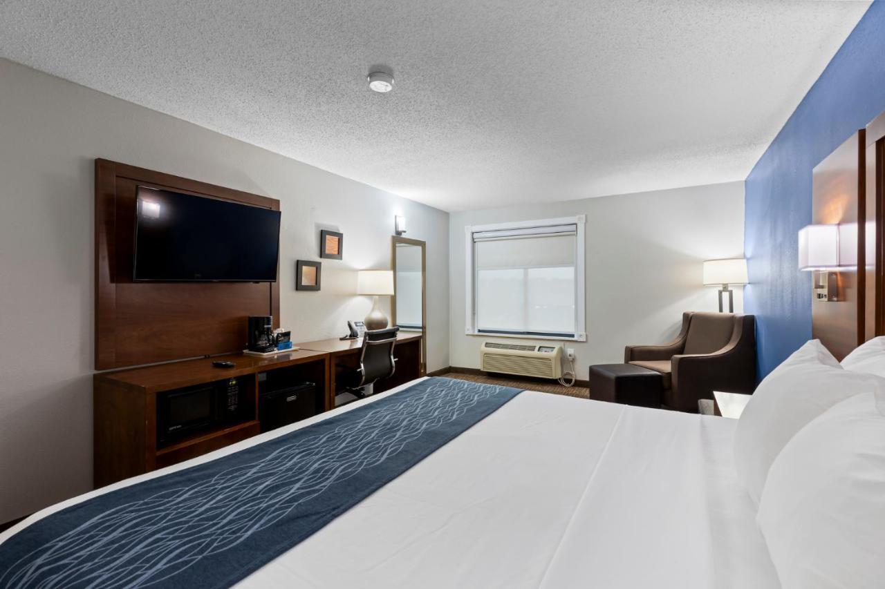 Comfort Inn & Suites St Louis-הייזלווד מראה חיצוני תמונה