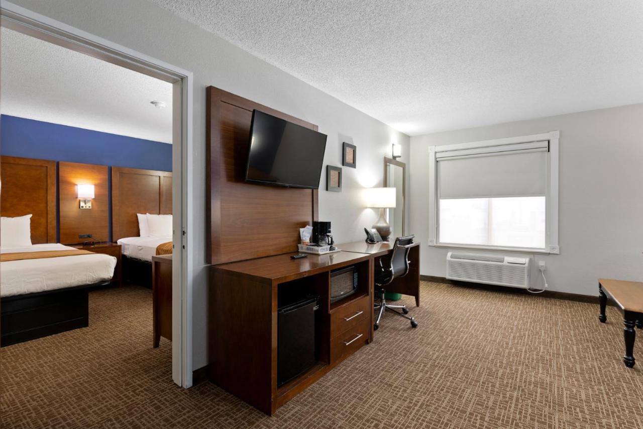 Comfort Inn & Suites St Louis-הייזלווד מראה חיצוני תמונה