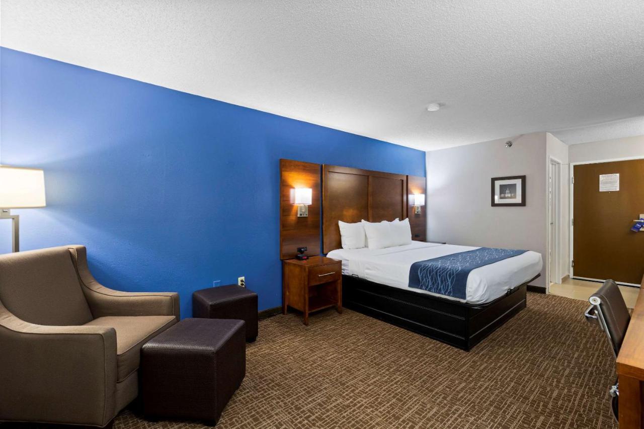 Comfort Inn & Suites St Louis-הייזלווד מראה חיצוני תמונה