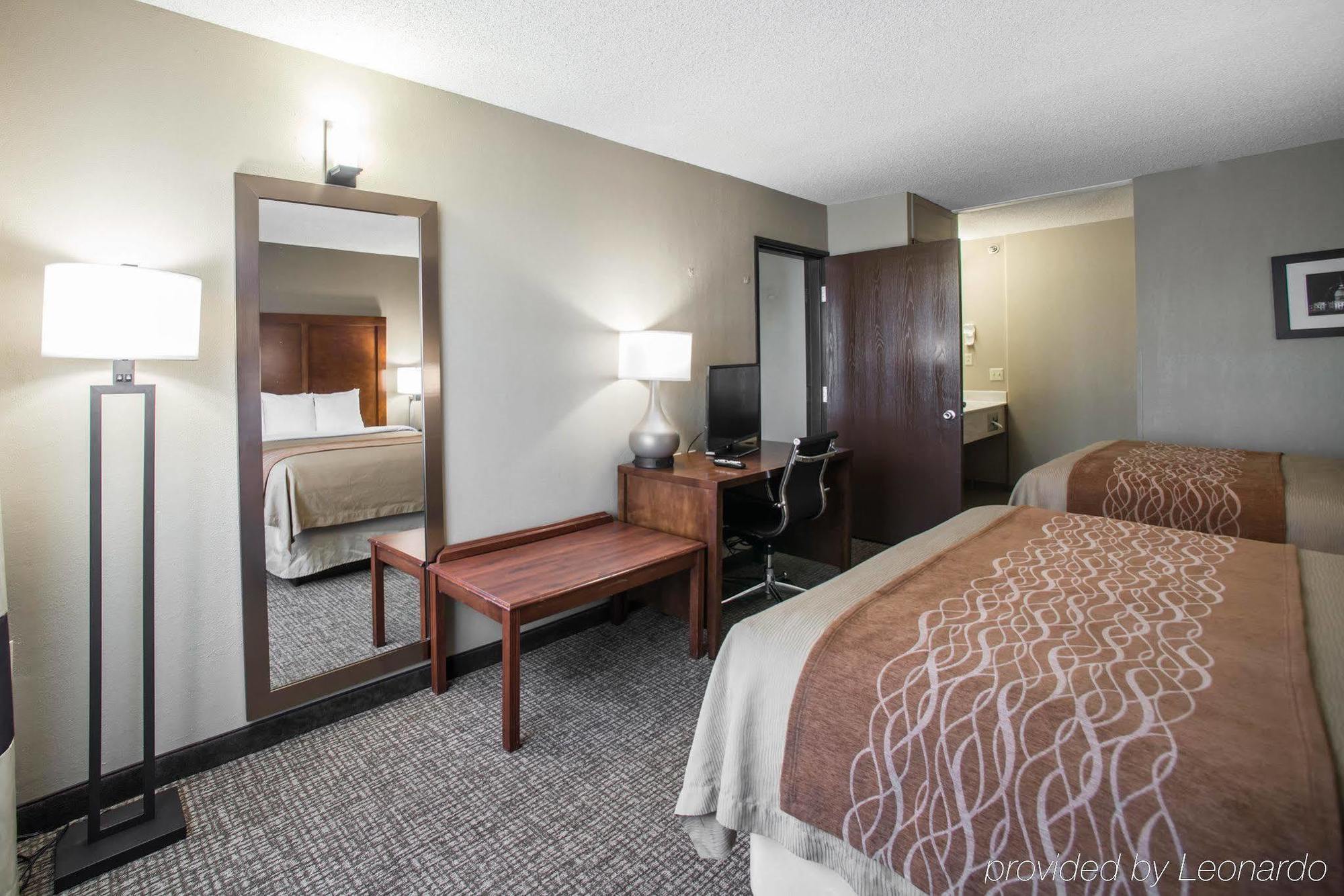 Comfort Inn & Suites St Louis-הייזלווד מראה חיצוני תמונה
